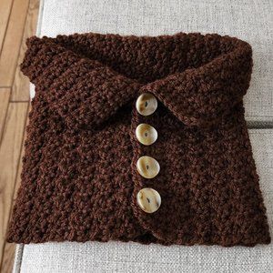 Buttoned cowl